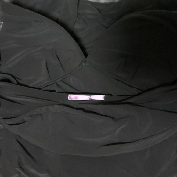 Little Black Dress 👗 🖤 - Picture 7 of 7